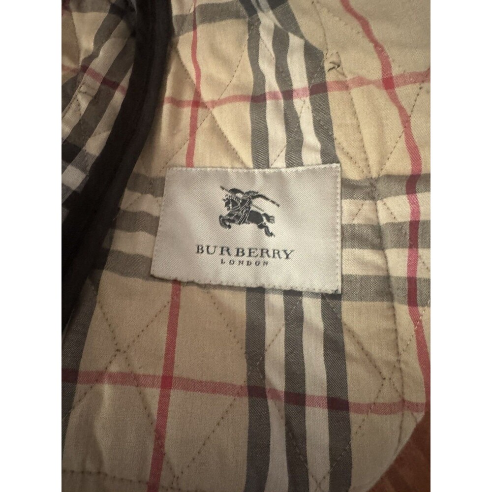 Burberry Black Quilted Jacket with Vintage Check Lining - Picture 6 of 9